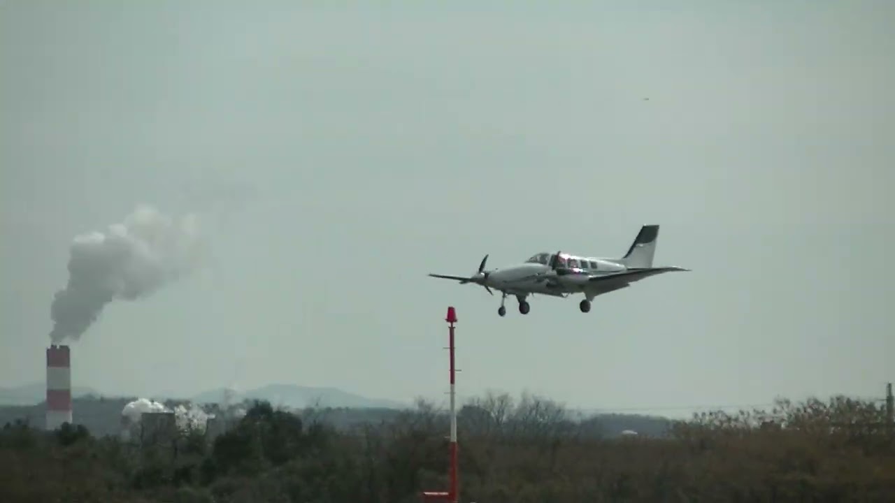 JA52HA Landing at NKM