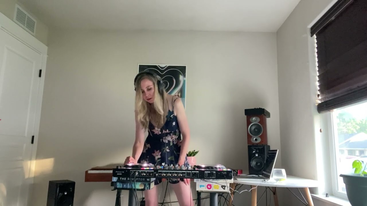 Deep Techno Trance For a Summer Evening