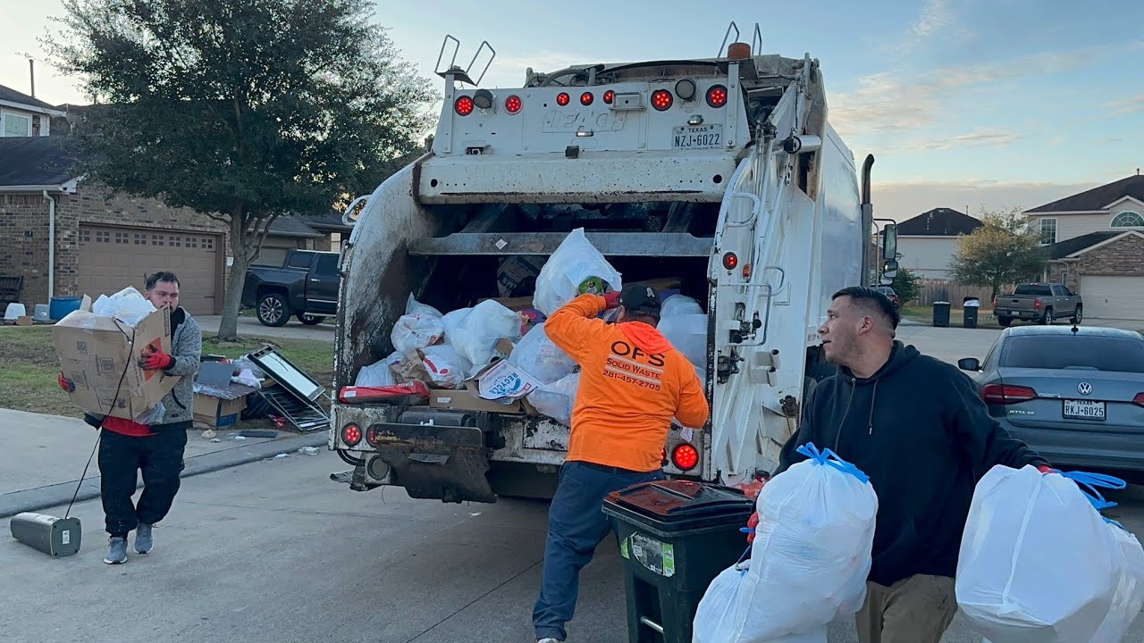 4 Man Crew on a Leach Rear Loader Garbage Truck Packing Super Heavy Trash