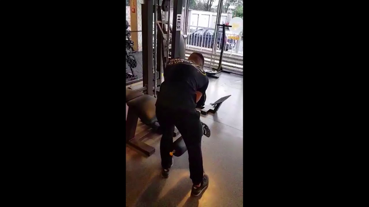 Maszyna do wyciskania leżąc - Smart Gym Katowice 4 Wieże