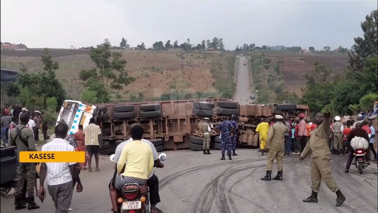 Tragedy on the Road: Sinotruk Rams into Minibus, Several Dead and Injured