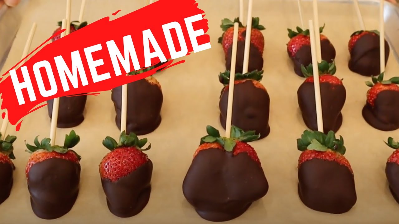VEGAN CHOCOLATE COVERED STRAWBERRIES! | Easy to make with simple ingredients