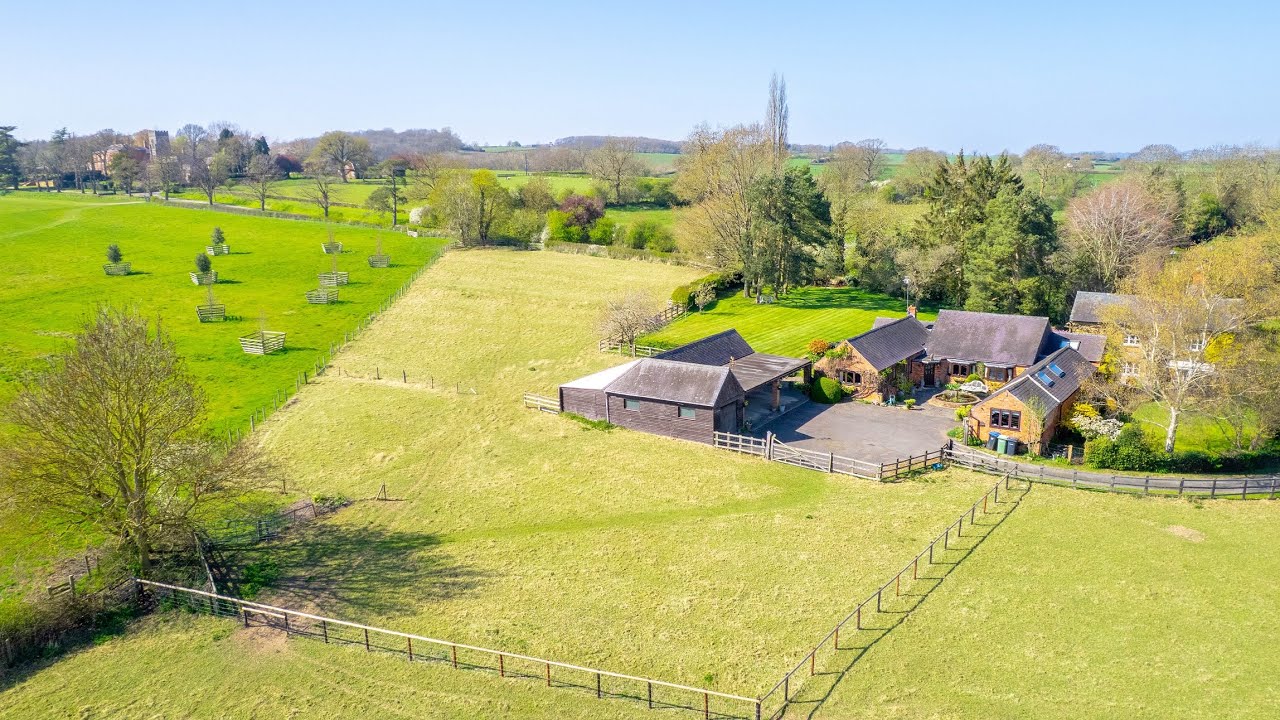 A Charming Period Barn Conversion with 1.7 Acres Near Uppingham