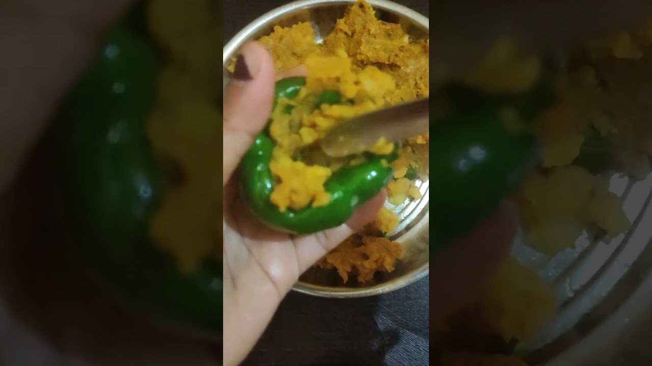 |Tasty Stuffed Shimla Mirch With Gravy Recipe |
