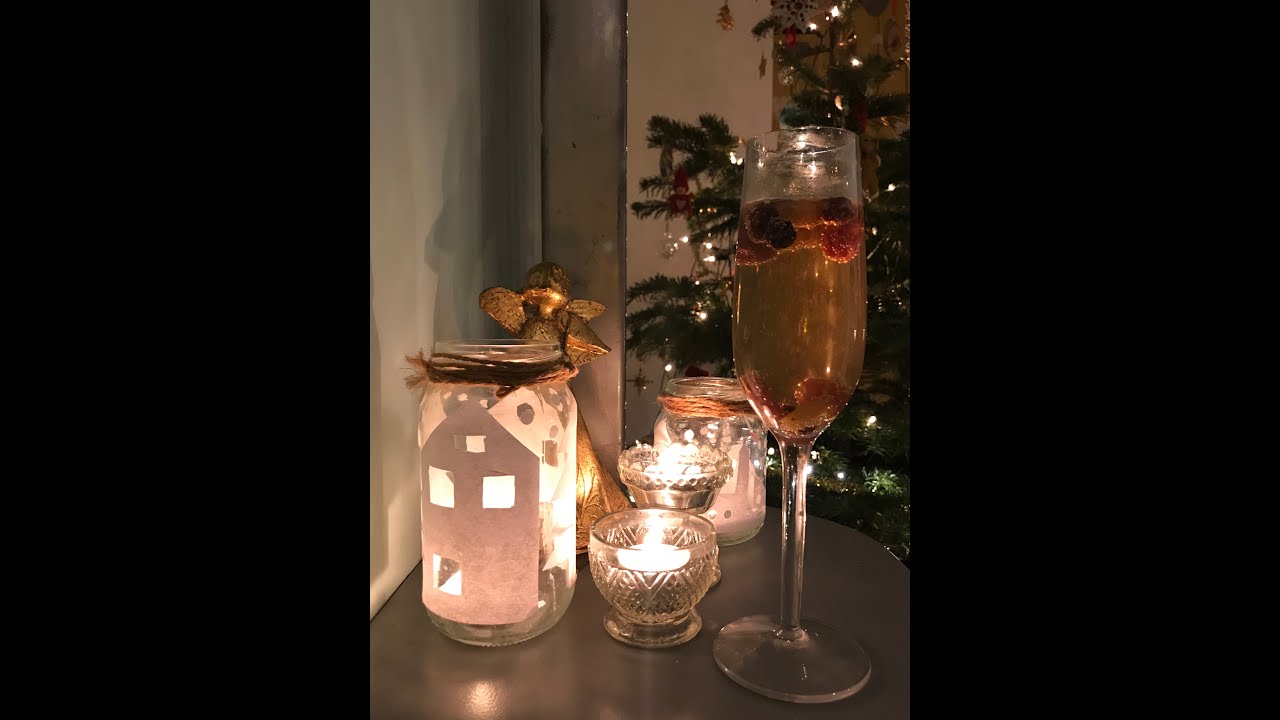 Friday Night Cocktails with Rob Deering - Champagne, Christmas Style