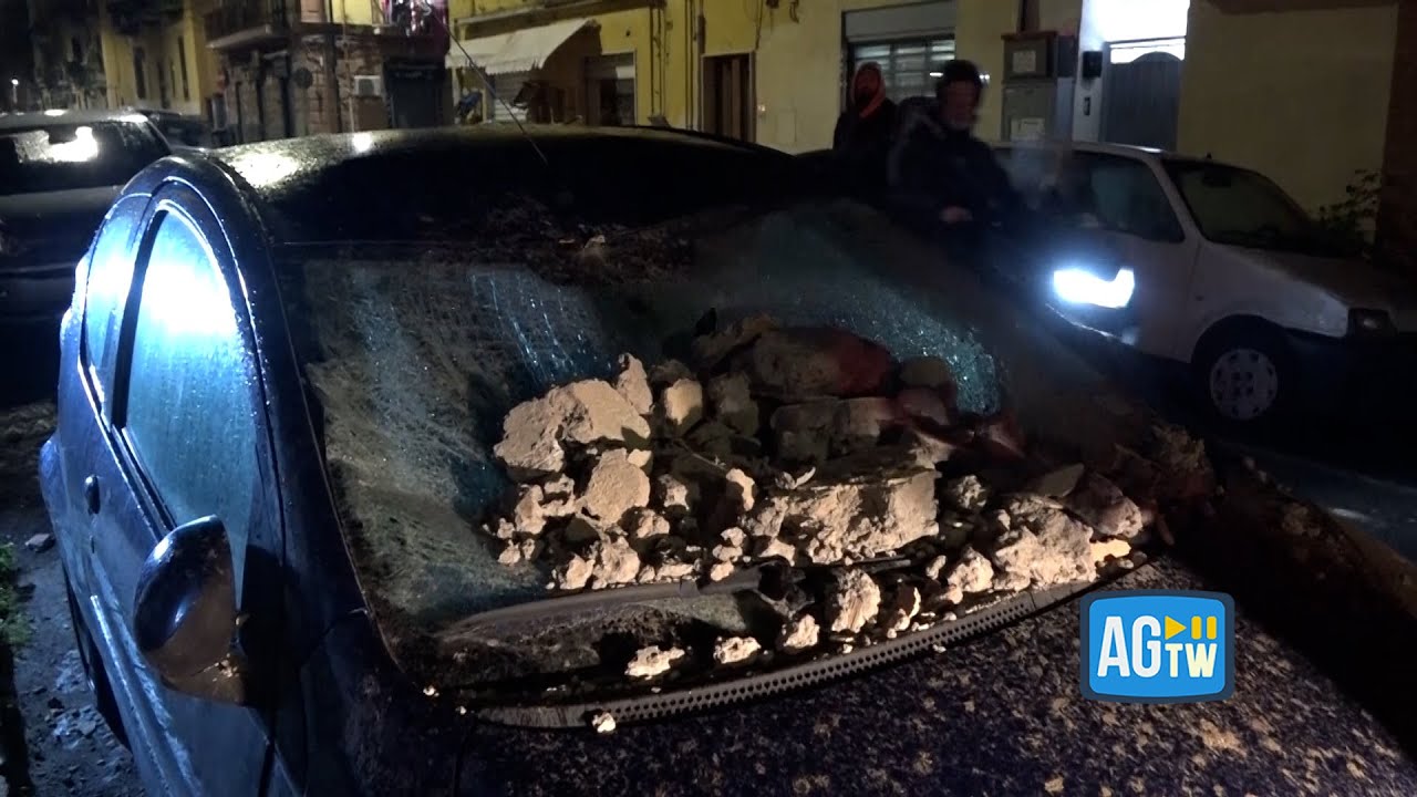 Napoli, terremoto 4.4 gradi ai Campi Flegrei. Danni e panico in strada: «è stato un inferno, non c