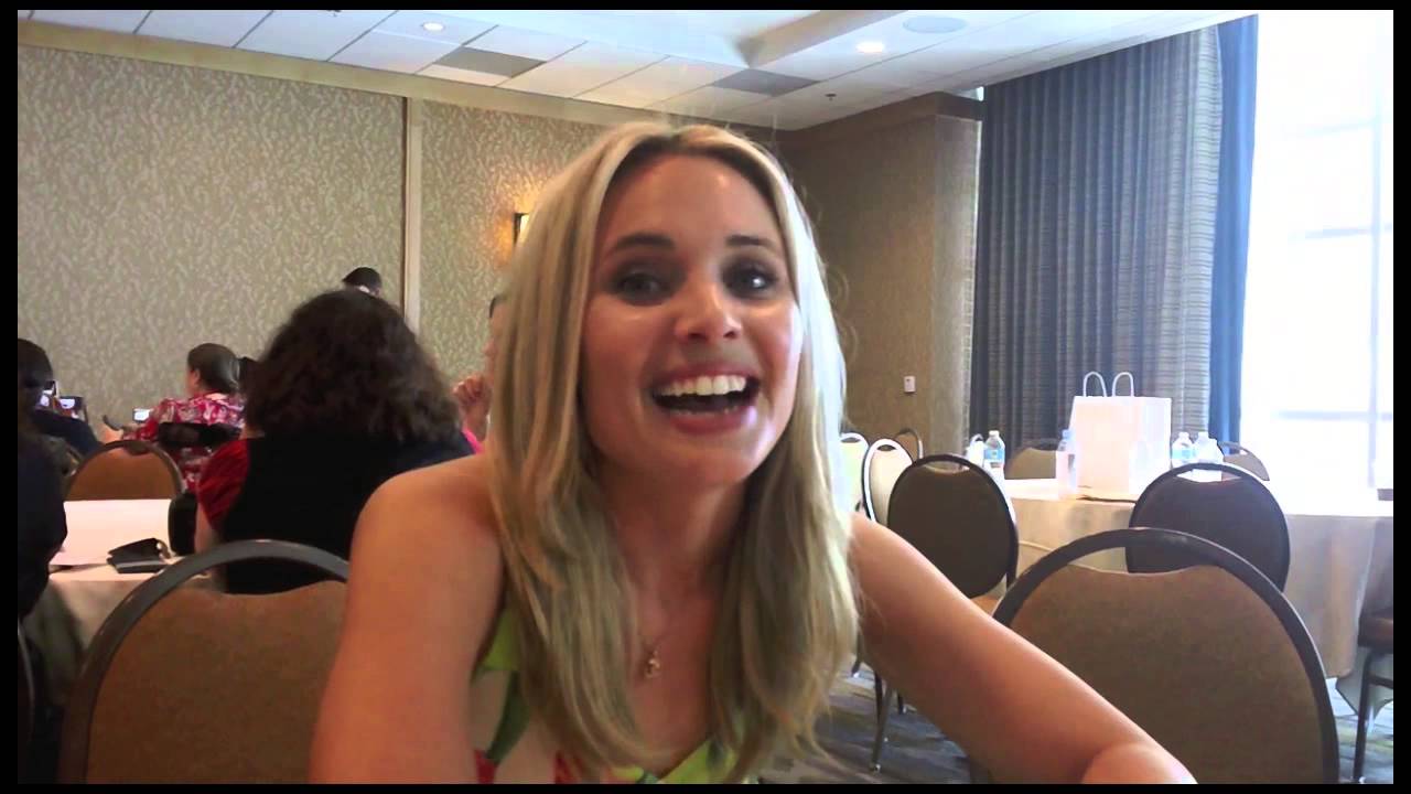Leah Pipes Interview - The Originals Season 2
