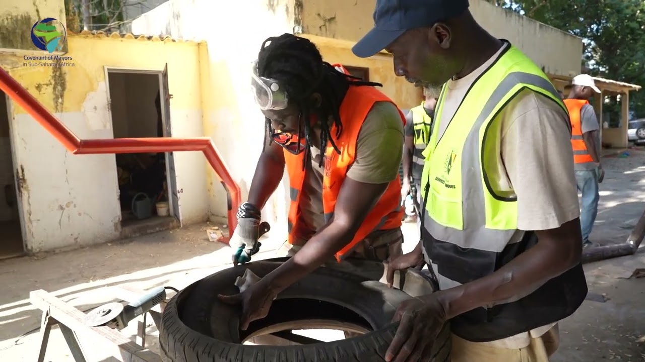 Dakar: Transformation créative de déchets urbains