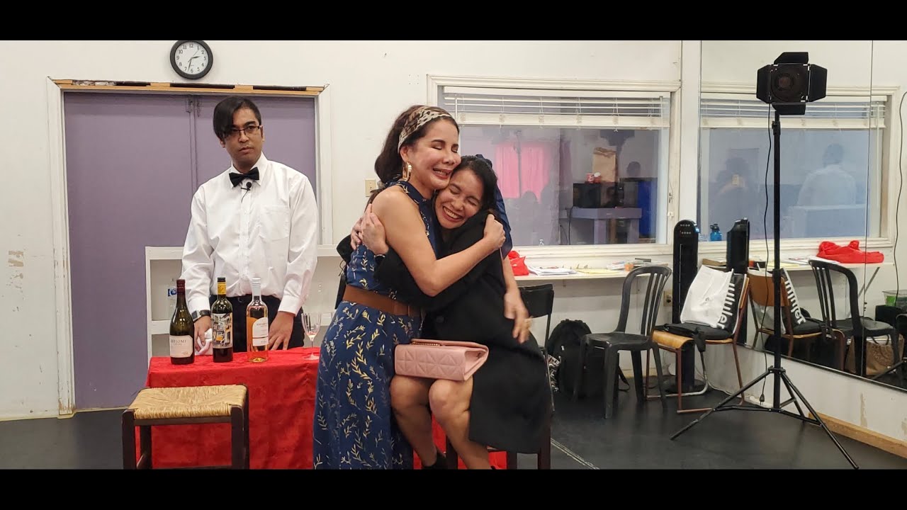 Beaches. A scene excerpt from the original film feat. Carmi Martin & Cheryl Sunio