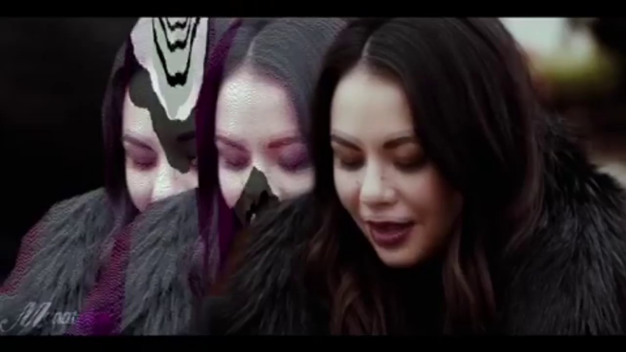 Mona Vanderwaal Instagram edits