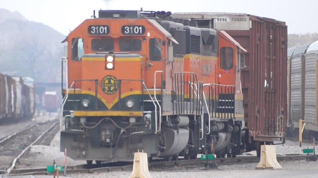 [4C] Switching Cars in the BNSF East Thomas Yard, Birmingham, AL, 11/24+25/2016 ©mbmars01