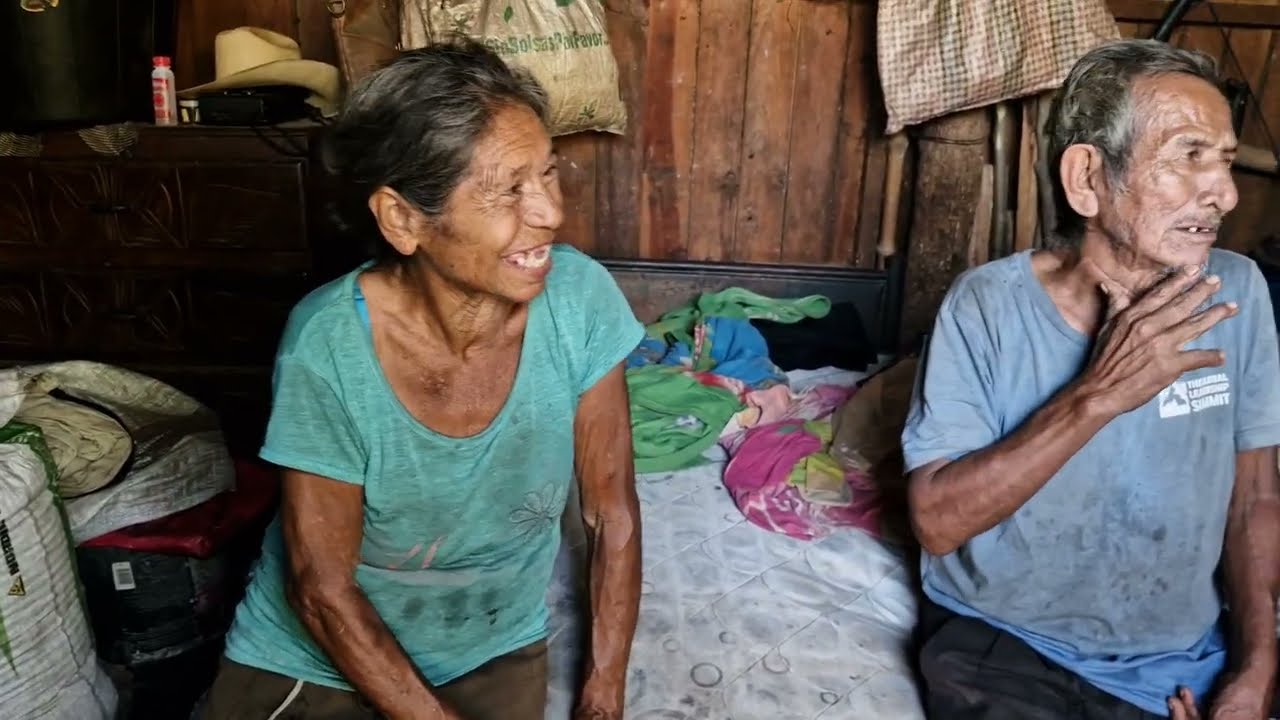(Santo Dios)😱Véan donde viven los abuelitos que LAURA hayó en la CALLE? esto es increíble. 