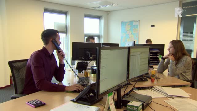 7 Minuten 2016 - Zomerbaantje werken op een kantoor