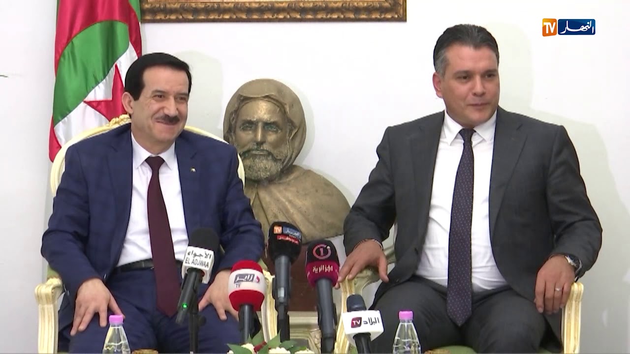 ندوة صحفية لمعاذ بوشارب وعمار غول في مقر حزب جبهة التحرير الوطني