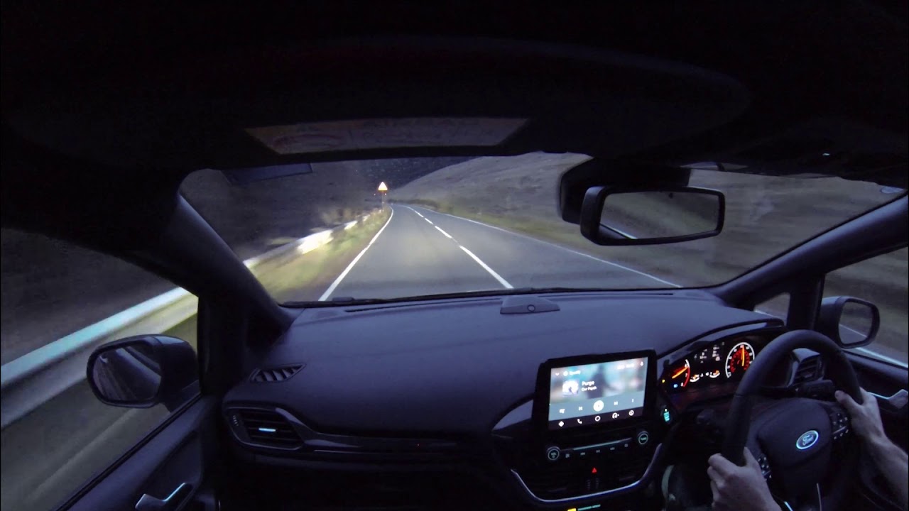 2018 MK8 Ford Fiesta ST-3 - Getting on it in the Peak District