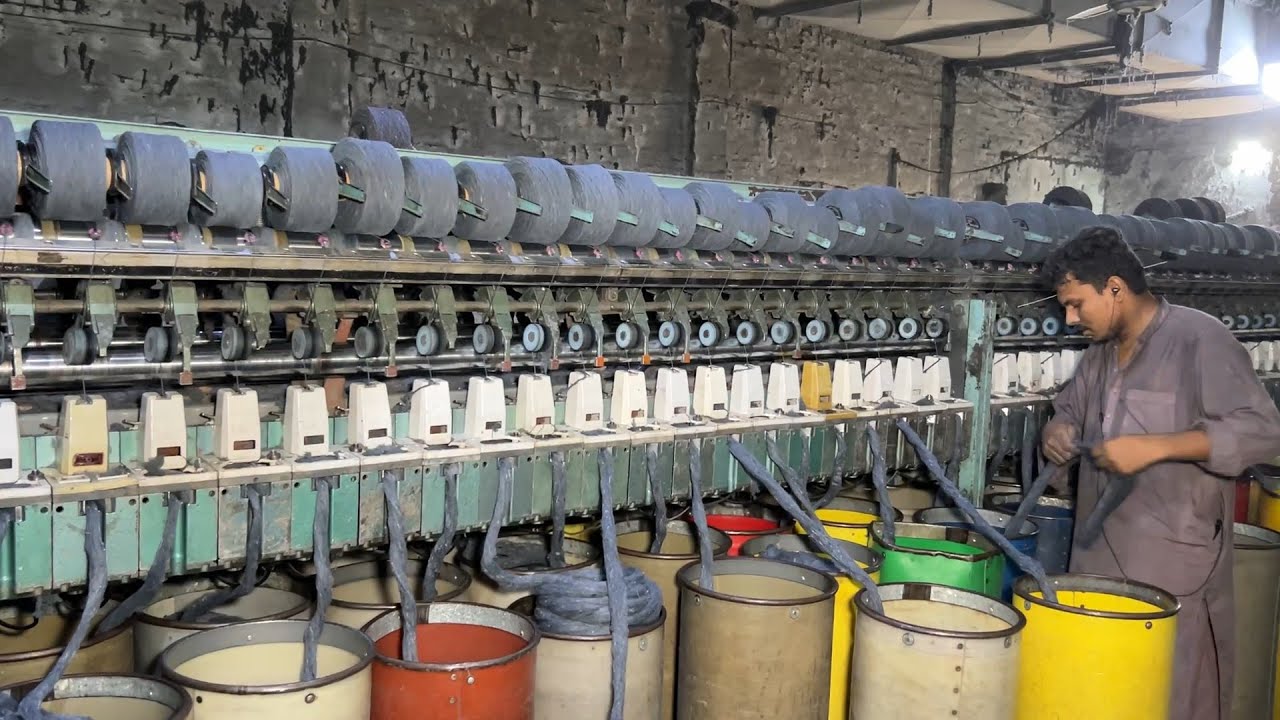 Clothing Recycling! Breathtaking Converting Process Used Apparels into Yarn