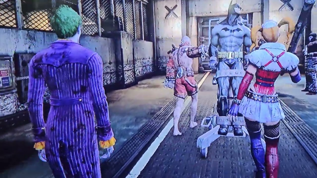 Scarecrow spray fear gas again 