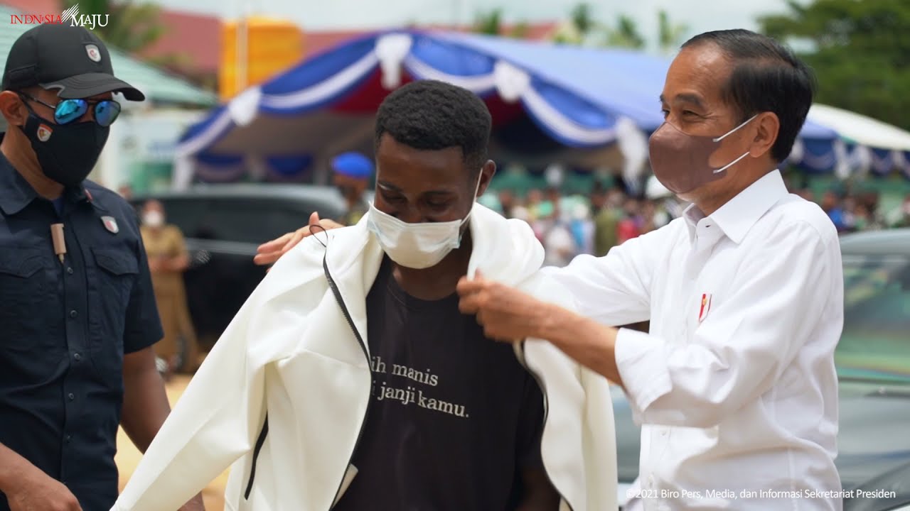 Hermanus, Pemuda Sorong yang Diberikan Jaket oleh Pak Jokowi