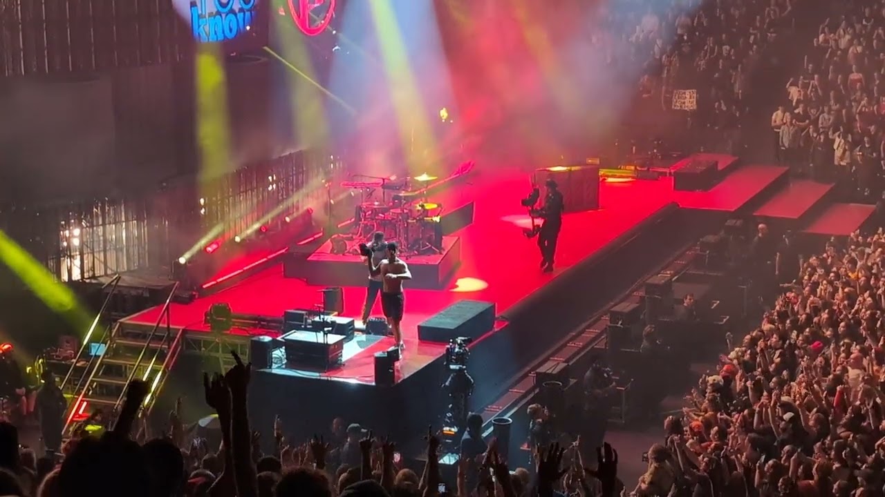 Fake You Out / Guns for Hands / Lavish / Ride - Twenty One Pilots - Toronto (Sep 27, 2024)