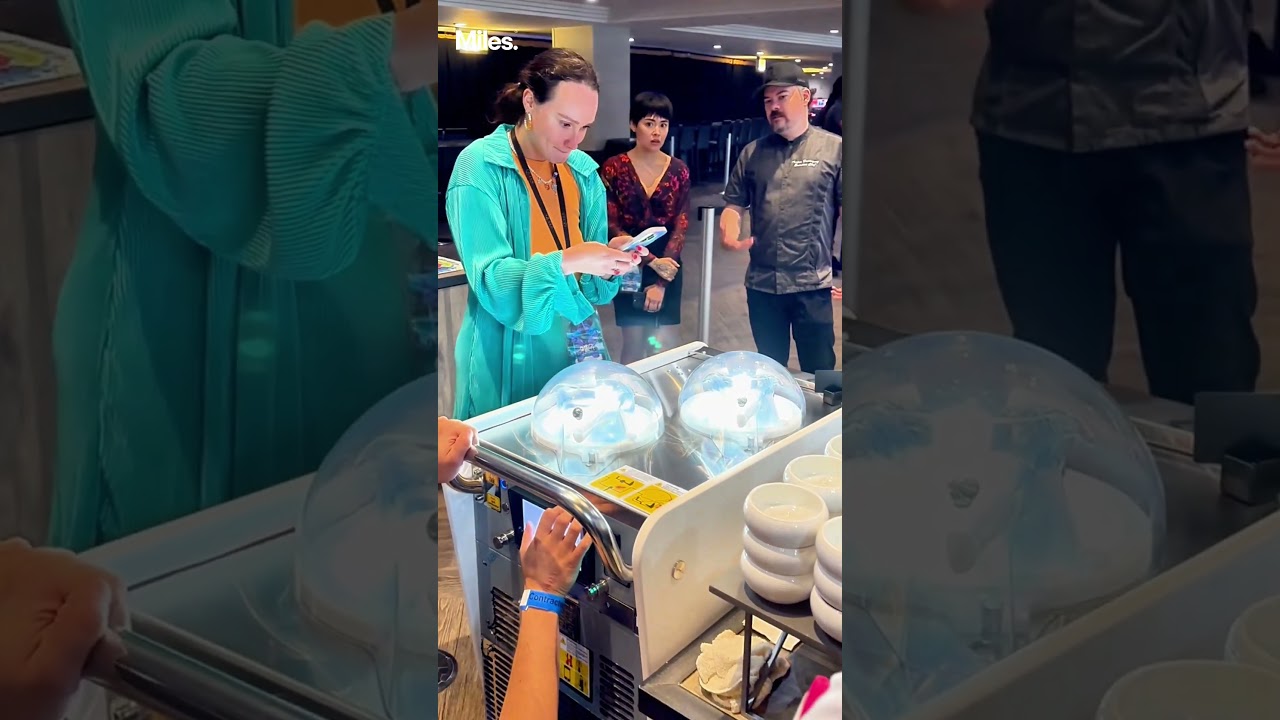 The world's first mobile gelato cart: Galaxy EV. 8 hours,battery life #icecreammaker #gelatomaker