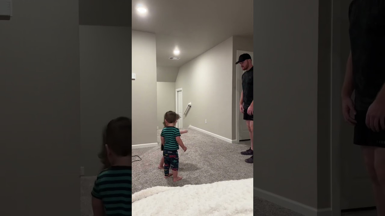 special time with daddy🥰🪩🎶 #raisingtwins #toddlers #dancebattle #family