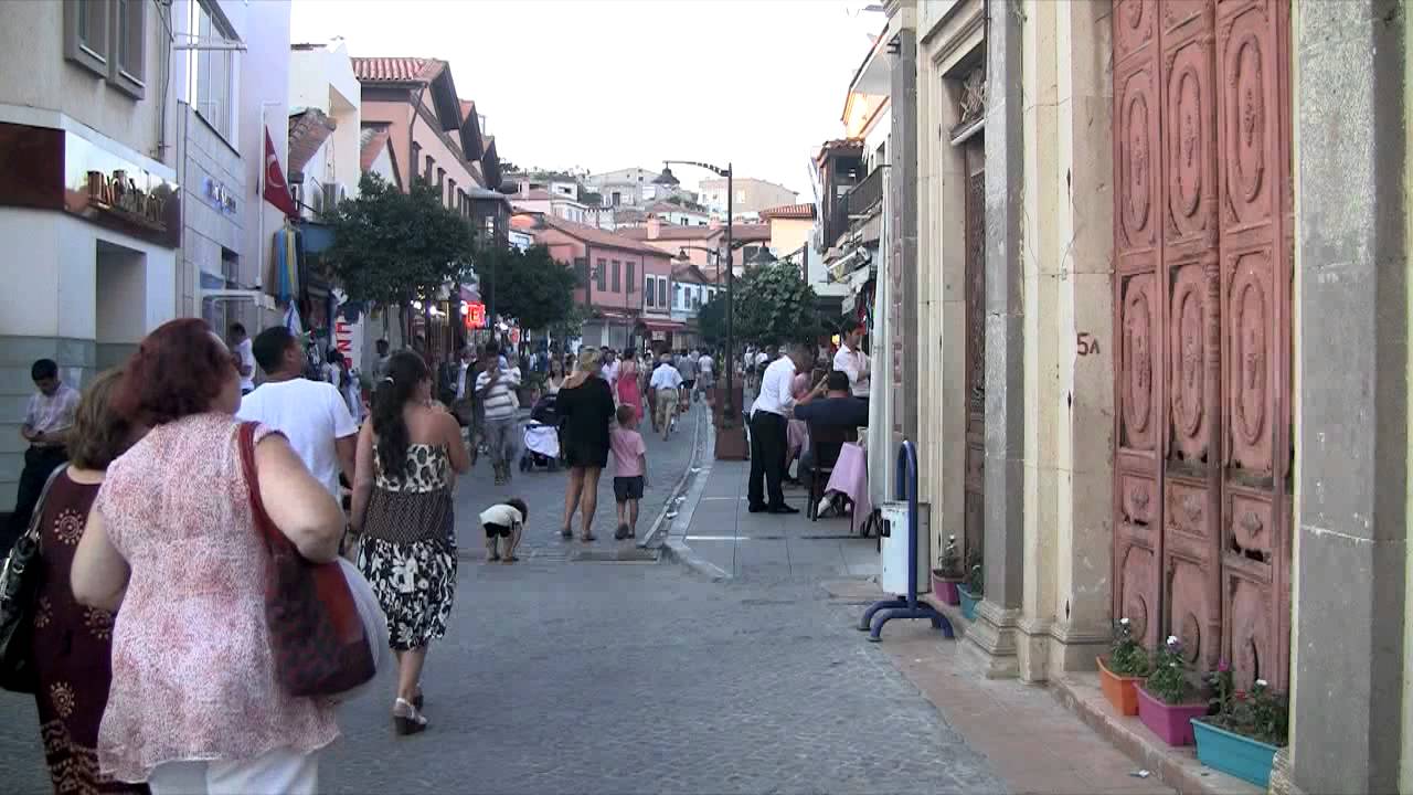 Çeşme Merkez ve Günbatımı (HD)
