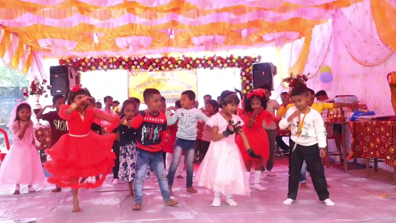 Twitter pe Trend song dance || School Kids #dance 