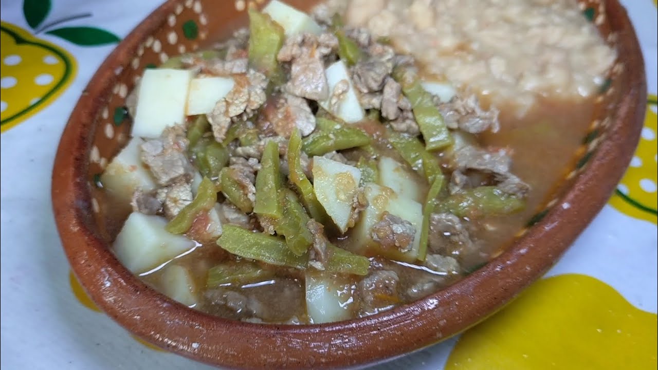 Bistec con nopales y papas en caldillo de jitomate #recetascaseras 