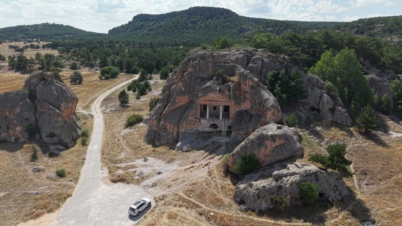 FRİG VADİSİ - GERDEKKAYA ANITI - AFYANKARAHİSAR . DRONE ÇEKİMİ @DJI 2025