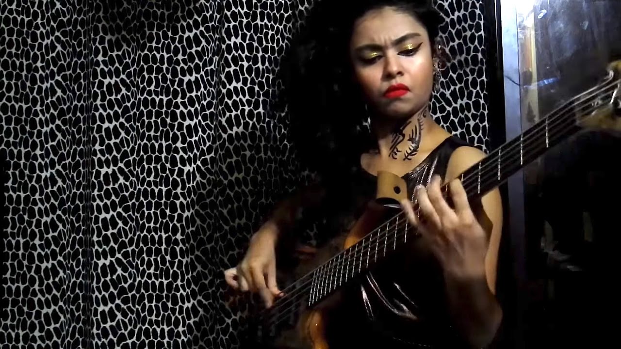 YOUNG BASSIST MOHINI DEY
