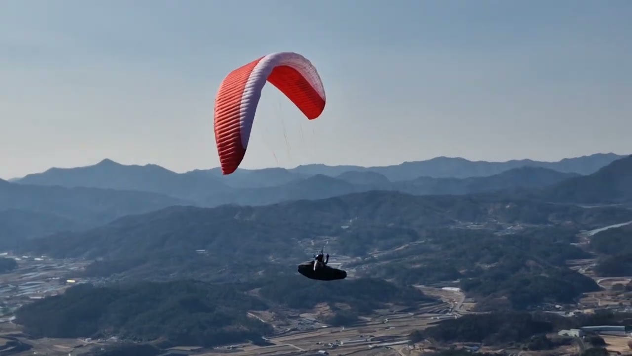 26년 1월 31일 금산 덕기봉 Paragliding.....종복 형 GTO3 금산 하늘 접수