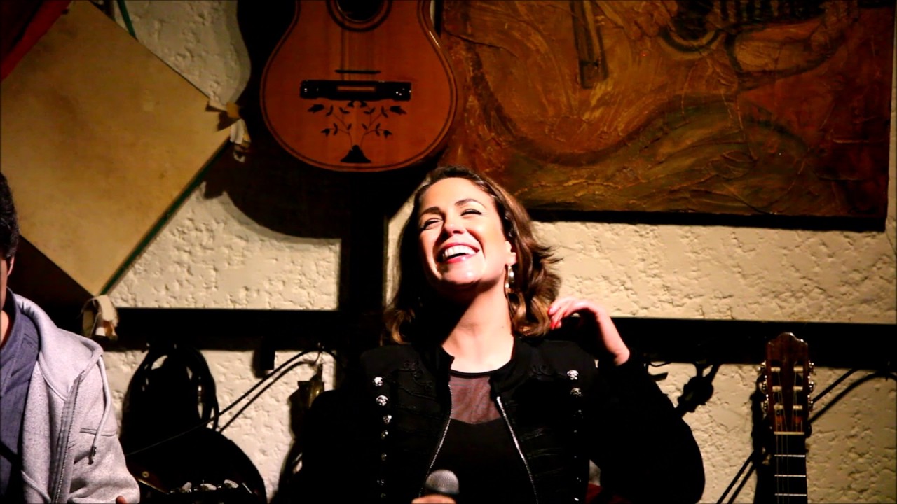 Joana Amendoeira na Taverna dos Trovadores   Maria Lisboa