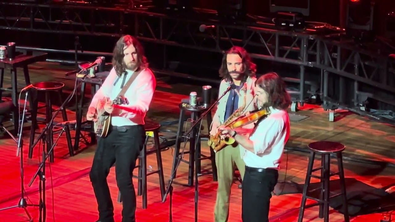 Billy Strings - Psycho / Mama Tried, Ryman Auditorium, Nashville TN, 3/2/25, @MB_Music01