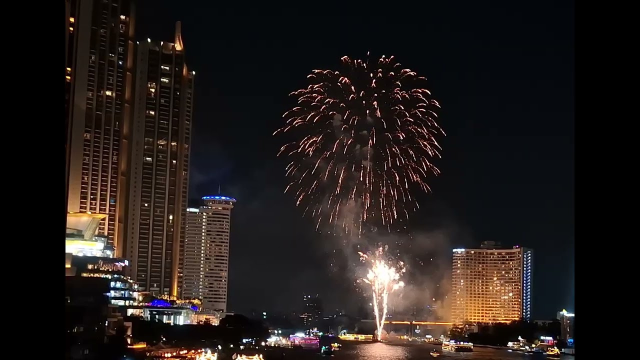 การแสดงพลุ วันที่ 07/01/69 ลมเย็นๆ พลุสวยๆ ฟินสุดๆเลย 🤩 #fireworks #คูลถ่าย #automobile #travel 