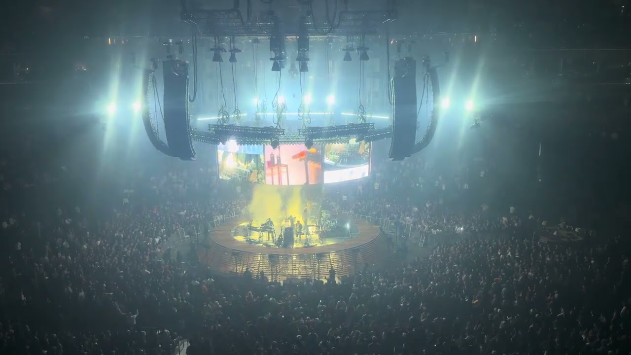 Intro - Tame Impala Deadbeat Tour