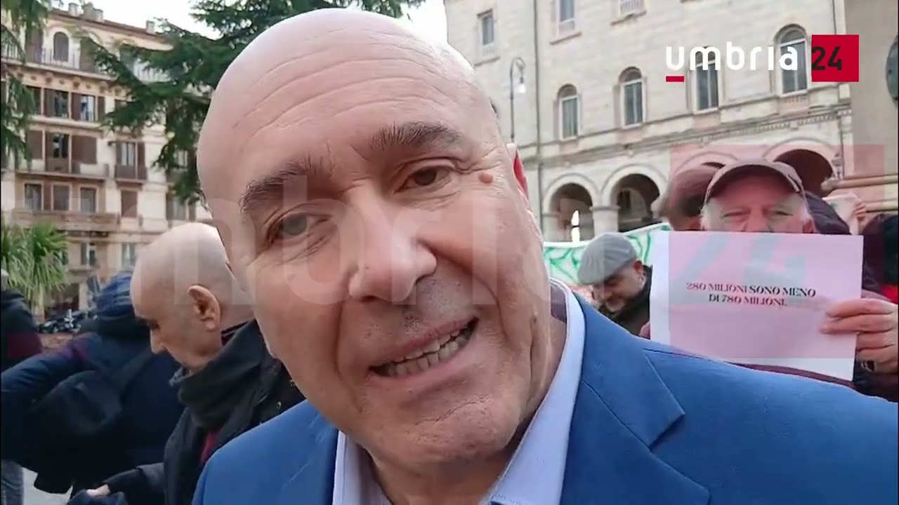 Bandecchi show di fronte alla Regione per l'ospedale: «10 giorni e poi andiamo a Roma»