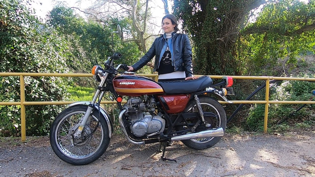 Kawasaki Z400 1976 года Kokkina Fegaria classic