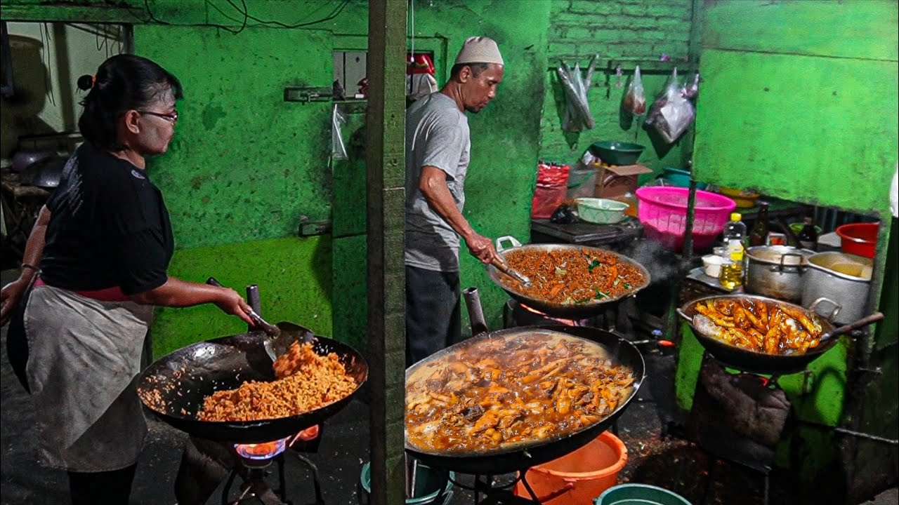 PAKAI GEROBAK TAPI MASAKNYA SAMPAI 4 WAJAN!! YANG BELI GAK BERHENTI, NGALIR TERUS