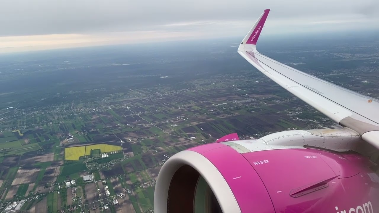 230518 Wizz Air W61307 Warsaw-London Luton Take Off