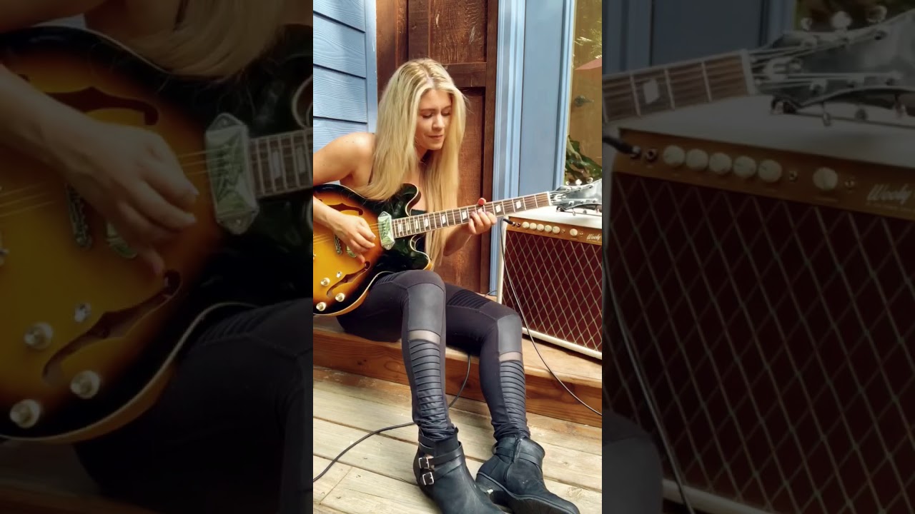 Johnny B Goode Intro Chuck Berry Cover by Dominique