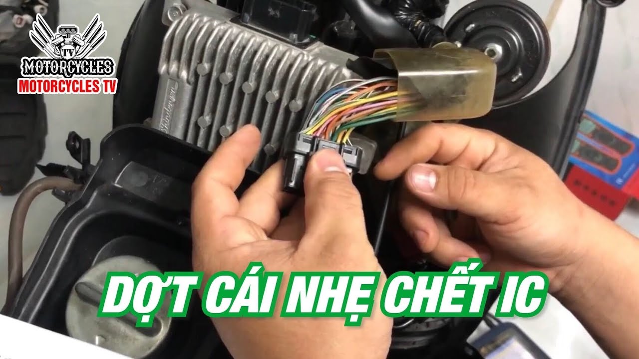 Video 315: Phá Một Xíu Đền Con IC 2 triệu 5 AB125 Đèn Led Anh Em Cẩn Thận | Motorcycle TV