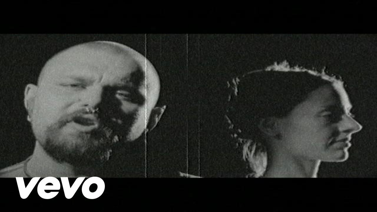 99 Posse - Comuntwist (videoclip)