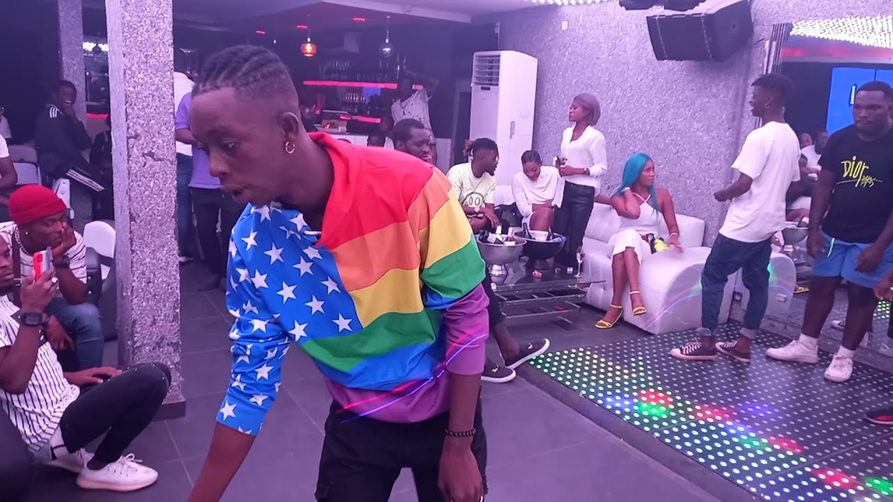 prestation des danseur de dj moasco sur le pkassikolonda