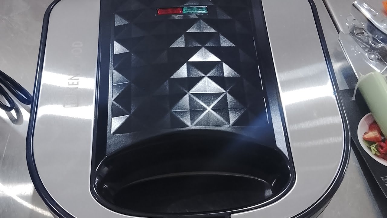 How to use sandwich maker 