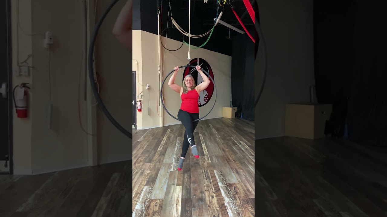 Beginner Lyra Move: Single Leg Sit