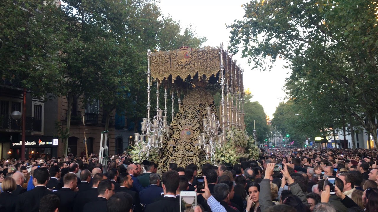 Extraordinaria Esperanza de Triana 600 años. Avda.Reyes Católicos. B.M. Las Cigarreras.