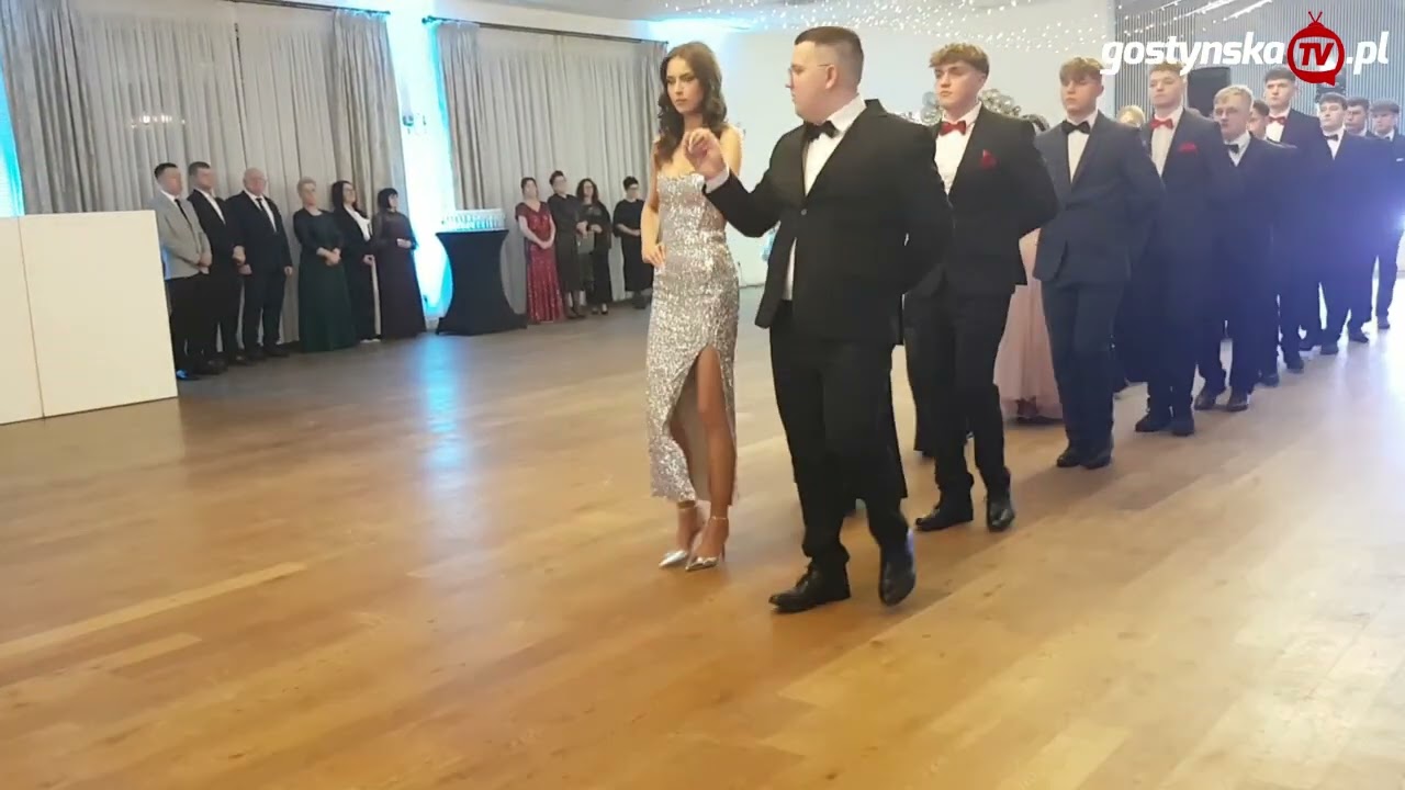 Studniówka 2026 maturzystów z ZSOiZ w Pogorzeli