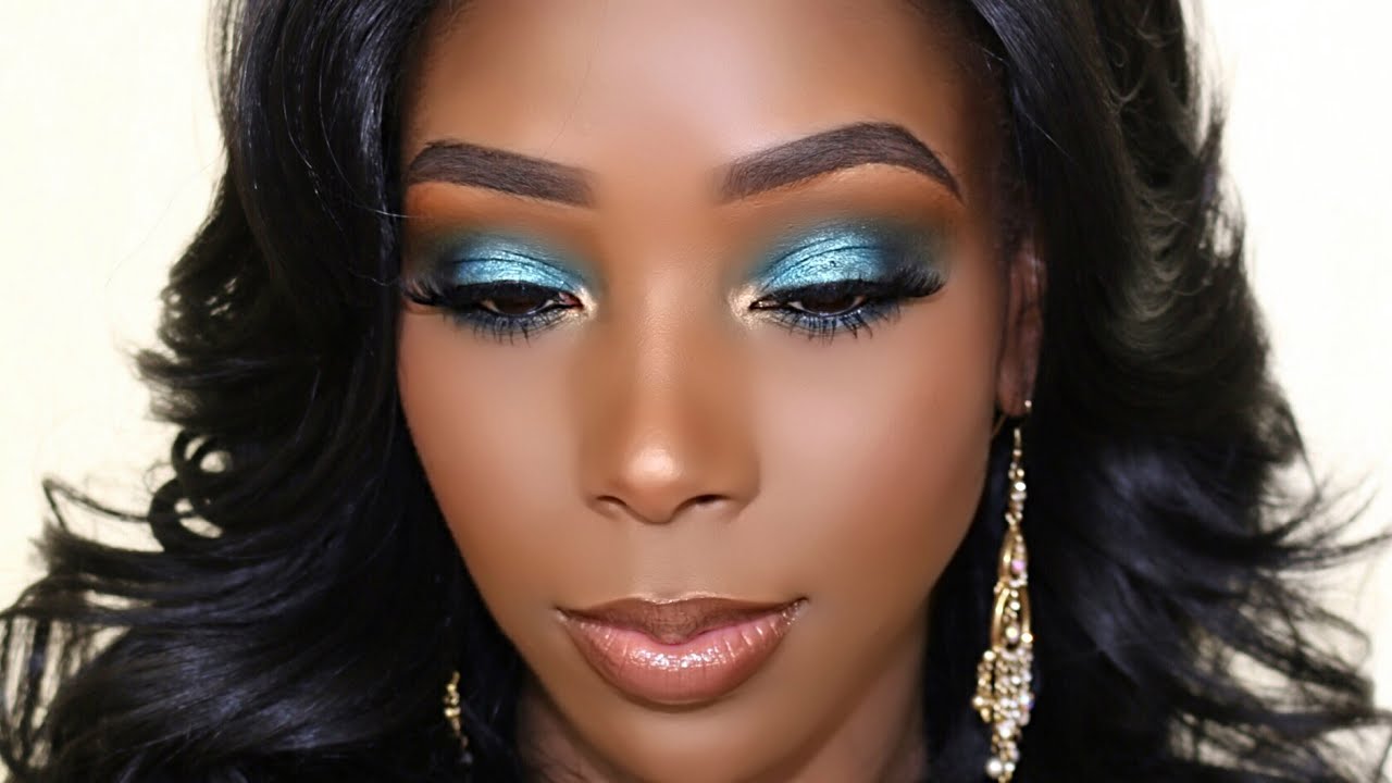 MAQUILLAJE PARA PIEL OSCURA, MORENA, VERDE AZULADO AHUMADO | Mary Pulido