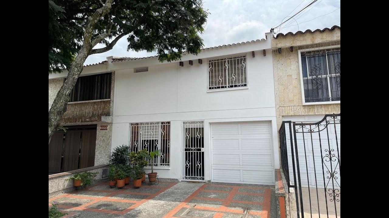 Vendo Moderna Casa en La Flora (Remodelada 100%)