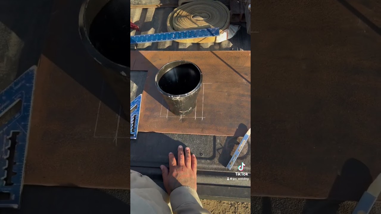How I find center of a eccentric reducer
